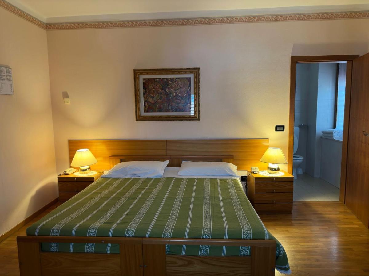 Villa Nuova Romeno Extérieur photo